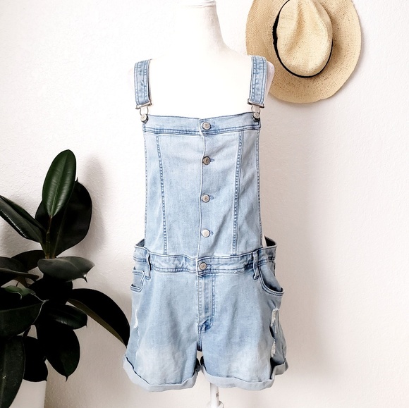 Celebrity Pink Pants - Celebrity Pink Distressed Denim Overall Shorts XL